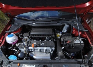 Причины, по которым двигатель может заглохнуть резко прямо на ходу, способы устранения подобной неисправности.
